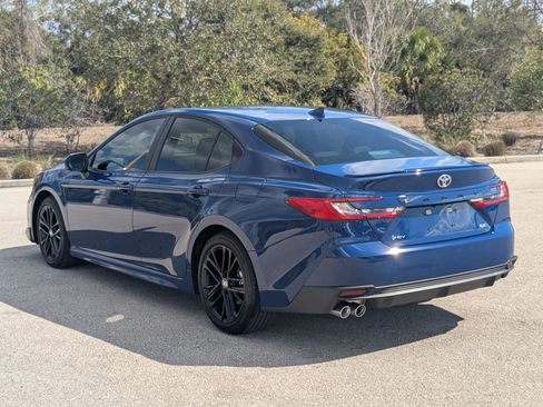 Used 2026 Toyota Camry SE w/ Convenience Package image 7