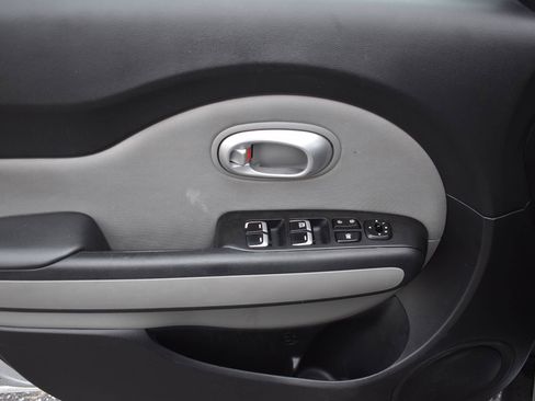 Used 2018 Kia Soul FWD image 18