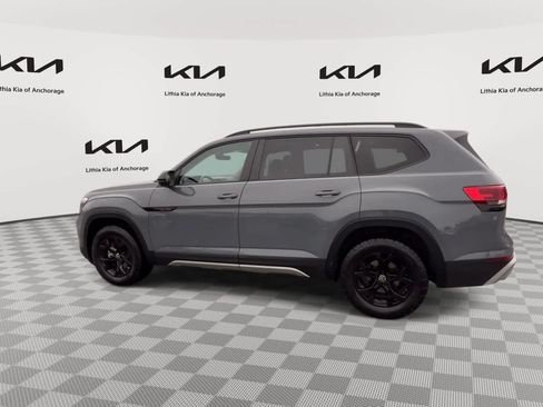 Used 2024 Volkswagen Atlas Peak Edition SEL AWD/4WD image 6