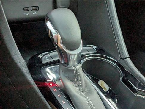 Used 2025 Buick Encore GX Sport Touring image 12