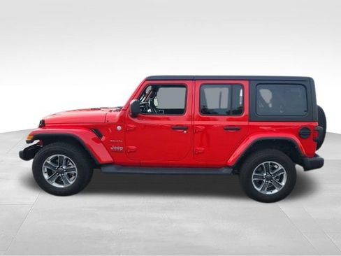 Used 2022 Jeep Wrangler Unlimited Sahara w/ Cold Weather Group AWD/4WD image 6