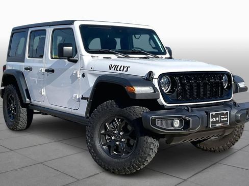 Used 2024 Jeep Wrangler Willys image 2