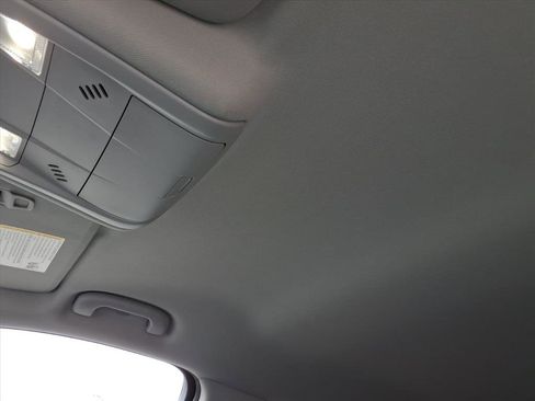 Used 2024 Chevrolet Equinox LT FWD image 20