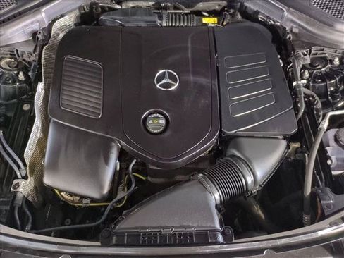 Certified 2025 Mercedes-Benz GLC 300 image 23