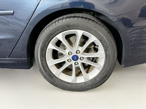 Used 2020 Ford Fusion SE image 11