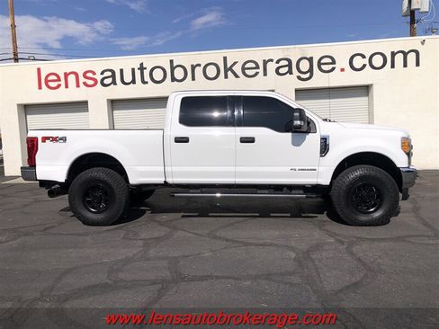 Used 2017 Ford F250 XLT w/ XLT Value Package AWD/4WD image 1