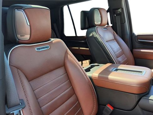 Used 2024 GMC Yukon Denali Ultimate AWD/4WD image 43