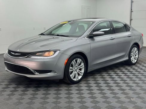 Used 2015 Chrysler 200 Limited w/ Convenience Group FWD image 2