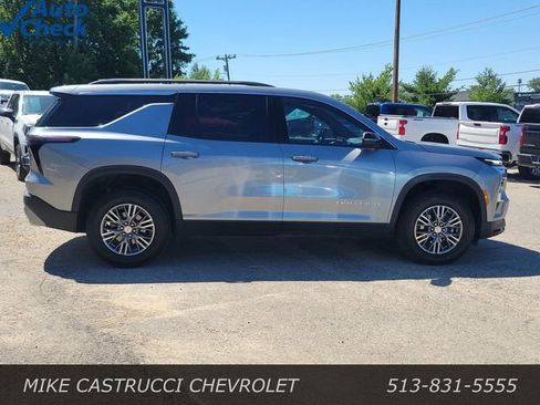 Used 2026 Chevrolet Traverse LT AWD/4WD image 6