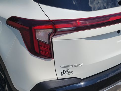 Used 2024 Kia Seltos SX AWD/4WD image 11