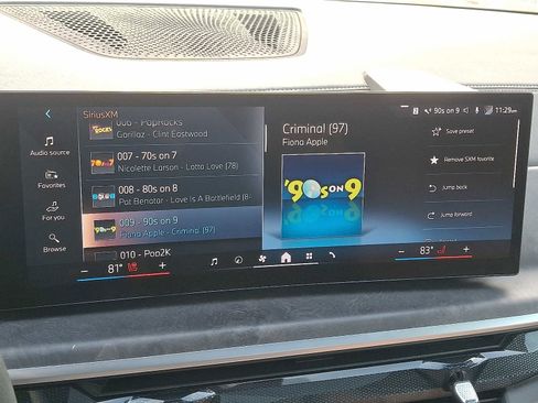 Used 2025 BMW X5 xDrive50e w/ Premium Package image 18