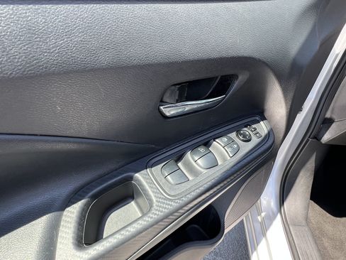 Used 2023 Nissan Versa SV FWD image 21