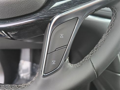 Used 2025 Cadillac XT5 Premium Luxury w/ Technology Package image 32