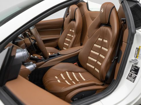 Certified 2023 Ferrari 812 GTS RWD image 21