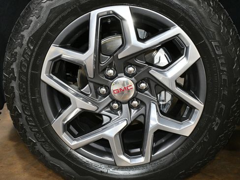 Used 2023 GMC Sierra 1500 SLT w/ SLT Premium Plus Package AWD/4WD image 65