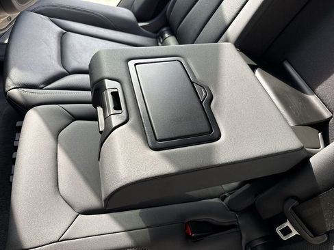 Used 2021 Audi Q8 Premium Plus w/ Premium Plus Package image 39