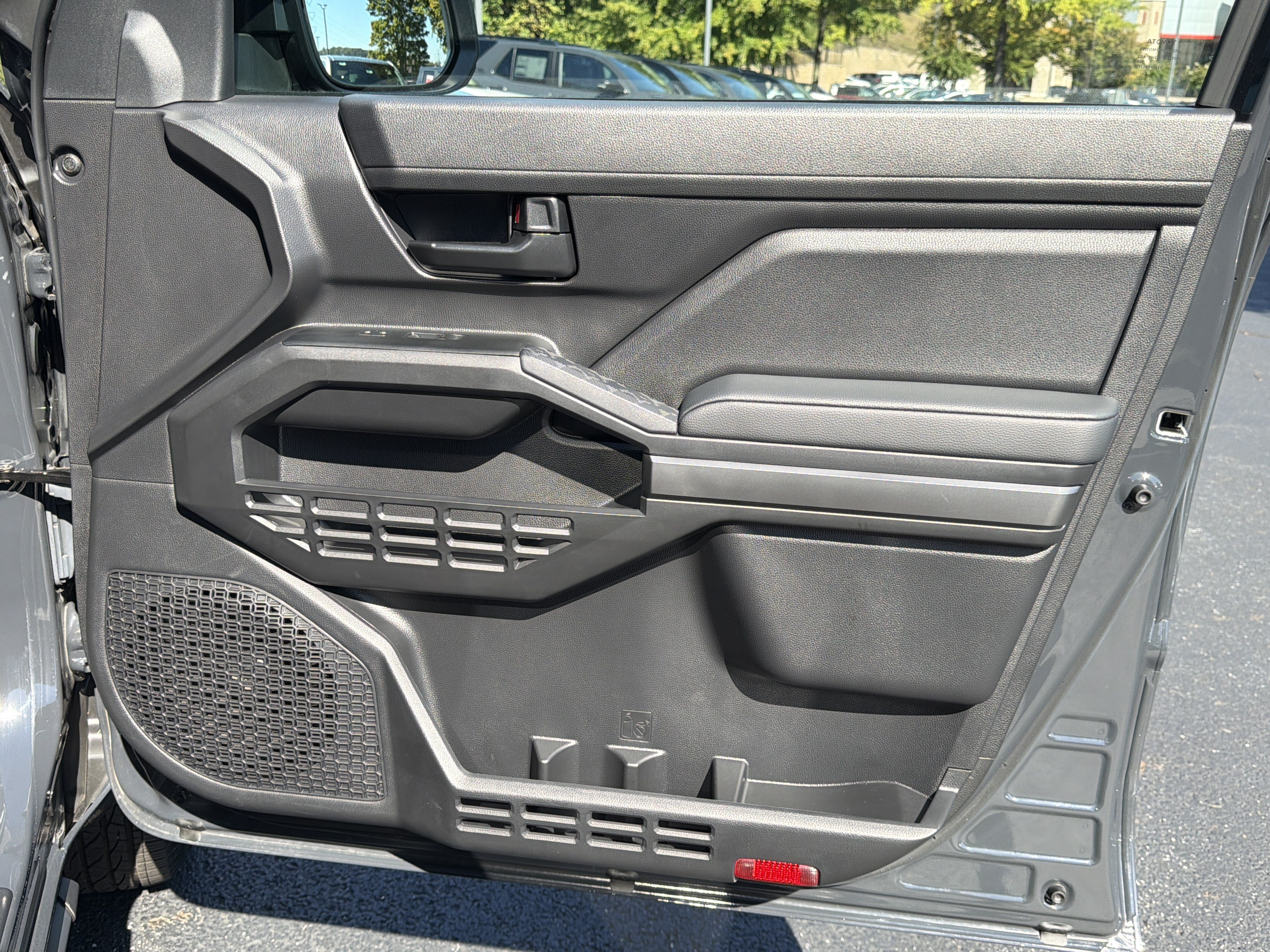 Used 2024 Toyota Tacoma SR5 AWD/4WD image 14