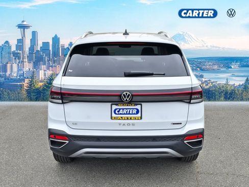 Certified 2025 Volkswagen Taos SE AWD/4WD image 4