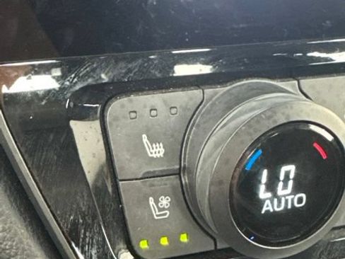 Used 2024 Toyota Grand Highlander AWD image 17