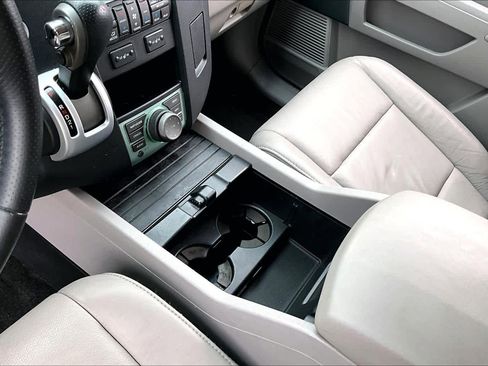 Used 2011 Honda Pilot Touring image 16