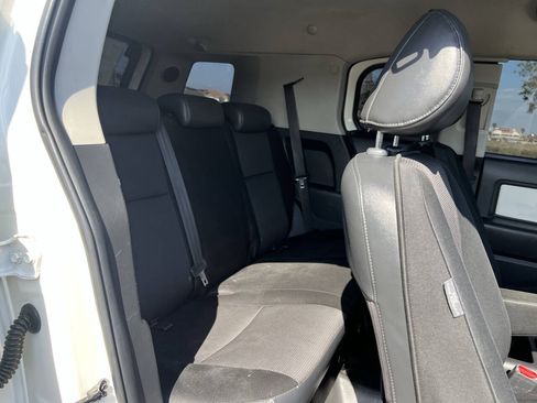 Used 2008 Toyota FJ Cruiser 4WD image 14
