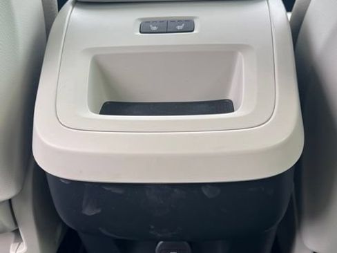 Used 2024 Volvo XC60 B5 Plus AWD/4WD image 27