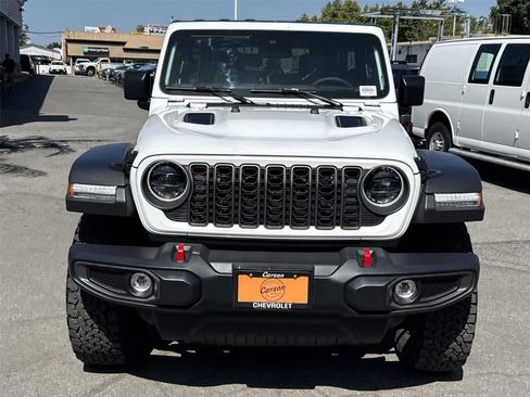Used 2025 Jeep Wrangler Unlimited Rubicon AWD/4WD image 8