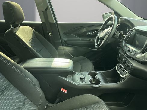 Used 2022 GMC Terrain SLE w/ Driver Convenience Package FWD image 3