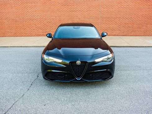 Used 2022 Alfa Romeo Giulia Veloce AWD/4WD image 5