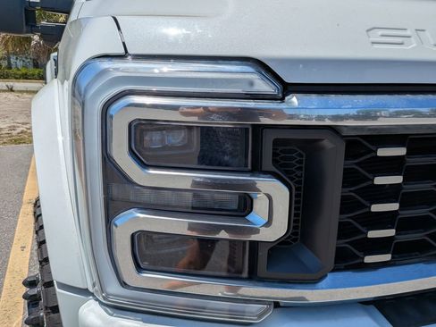 Used 2024 Ford F450 Platinum w/ FX4 Off-Road Package AWD/4WD image 9