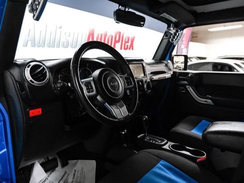 Used 2016 Jeep Wrangler Unlimited Rubicon AWD/4WD image 3