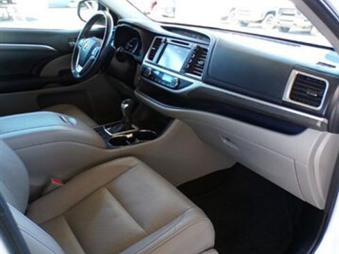 Used 2018 Toyota Highlander Limited FWD image 31