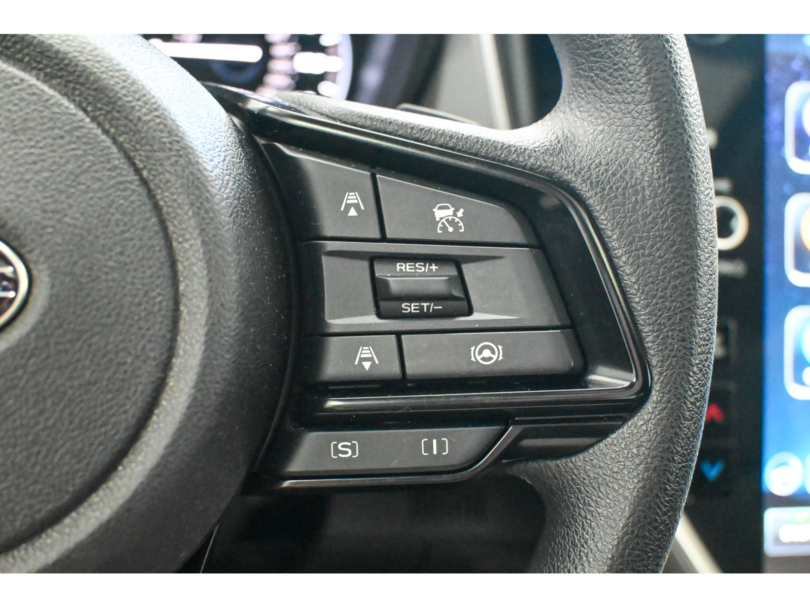 Used 2025 Subaru Crosstrek 2.5i Premium AWD/4WD image 37