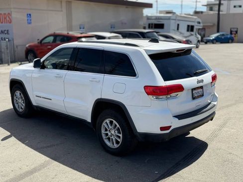 Used 2019 Jeep Grand Cherokee Laredo image 11