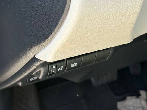 Used 2024 Toyota Corolla Cross XLE w/ Convenience Package FWD image 9