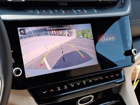 New 2026 Jeep Grand Cherokee Limited AWD/4WD image 14