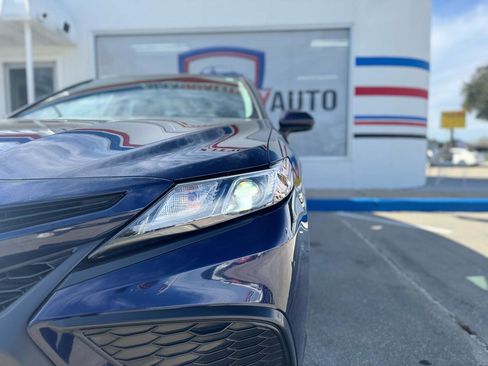 Used 2022 Toyota Camry SE image 12