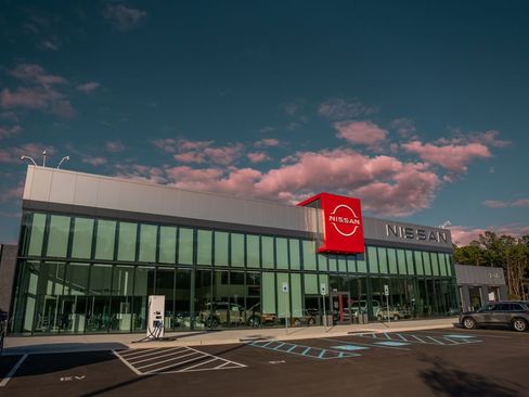 Used 2025 Nissan Rogue SV image 19