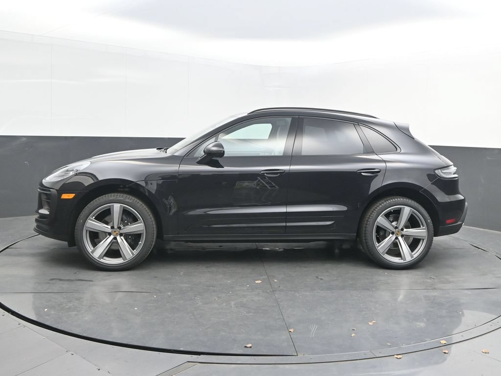 Certified 2026 Porsche Macan AWD/4WD image 2