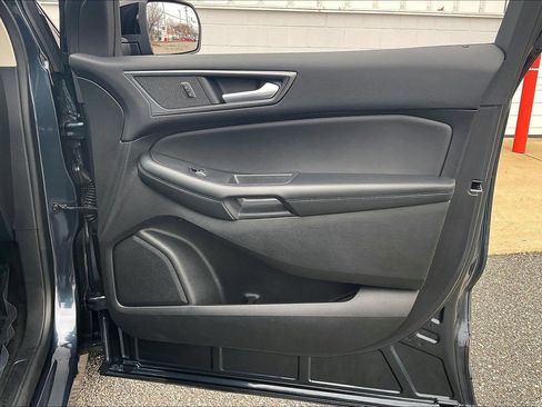 Used 2024 Ford Edge SE w/ Black Appearance Package image 28