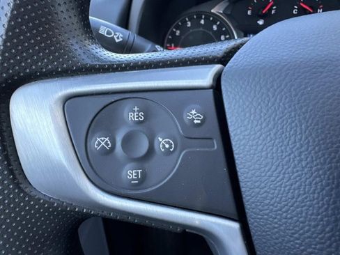 Used 2024 GMC Terrain SLE image 25