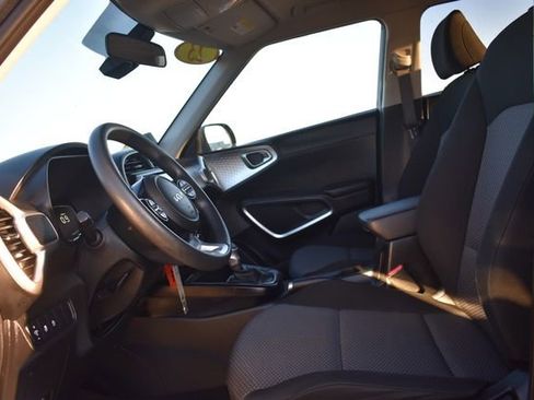 Certified 2023 Kia Soul LX w/ LX Technology Package image 21