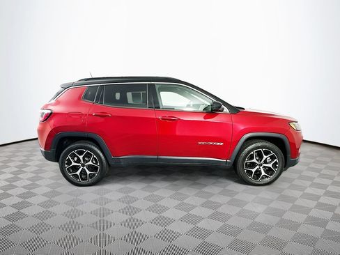 Certified 2025 Jeep Compass Limited AWD/4WD image 13