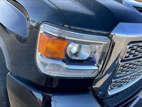 Used 2018 GMC Sierra 2500 Denali w/ Duramax Plus Package image 32
