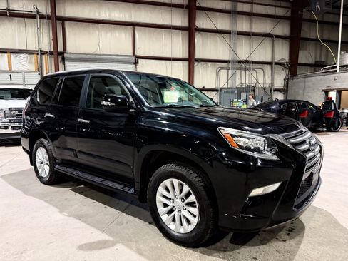 Used 2016 Lexus GX 460 w/ Premium Package AWD/4WD image 2