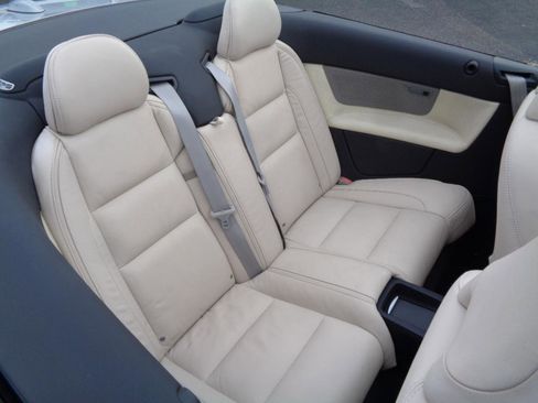 Used 2011 Volvo C70 T5 w/ Convenience Pkg image 8