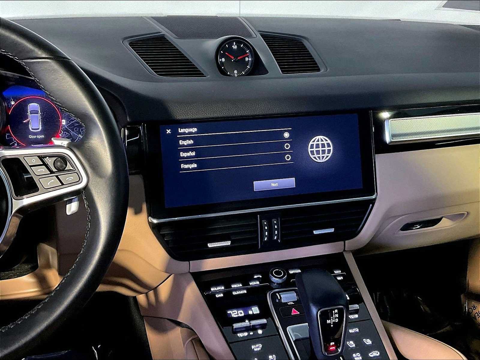 Certified 2022 Porsche Cayenne Platinum Edition AWD/4WD image 16