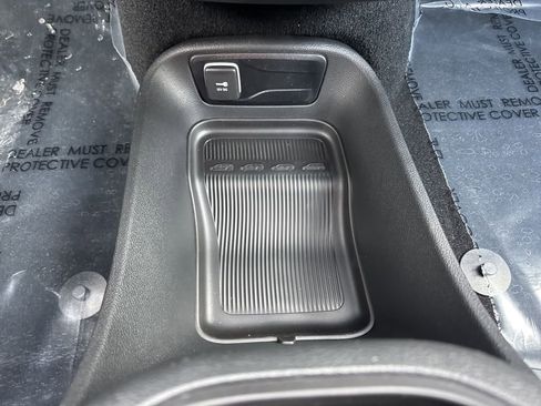 New 2026 Chrysler Pacifica Select AWD/4WD image 20