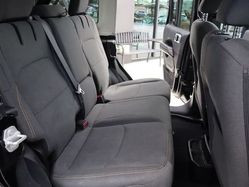 Used 2024 Jeep Wrangler Unlimited Sahara AWD/4WD image 12