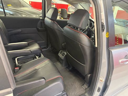 Used 2012 MAZDA MAZDA5 Grand Touring image 32